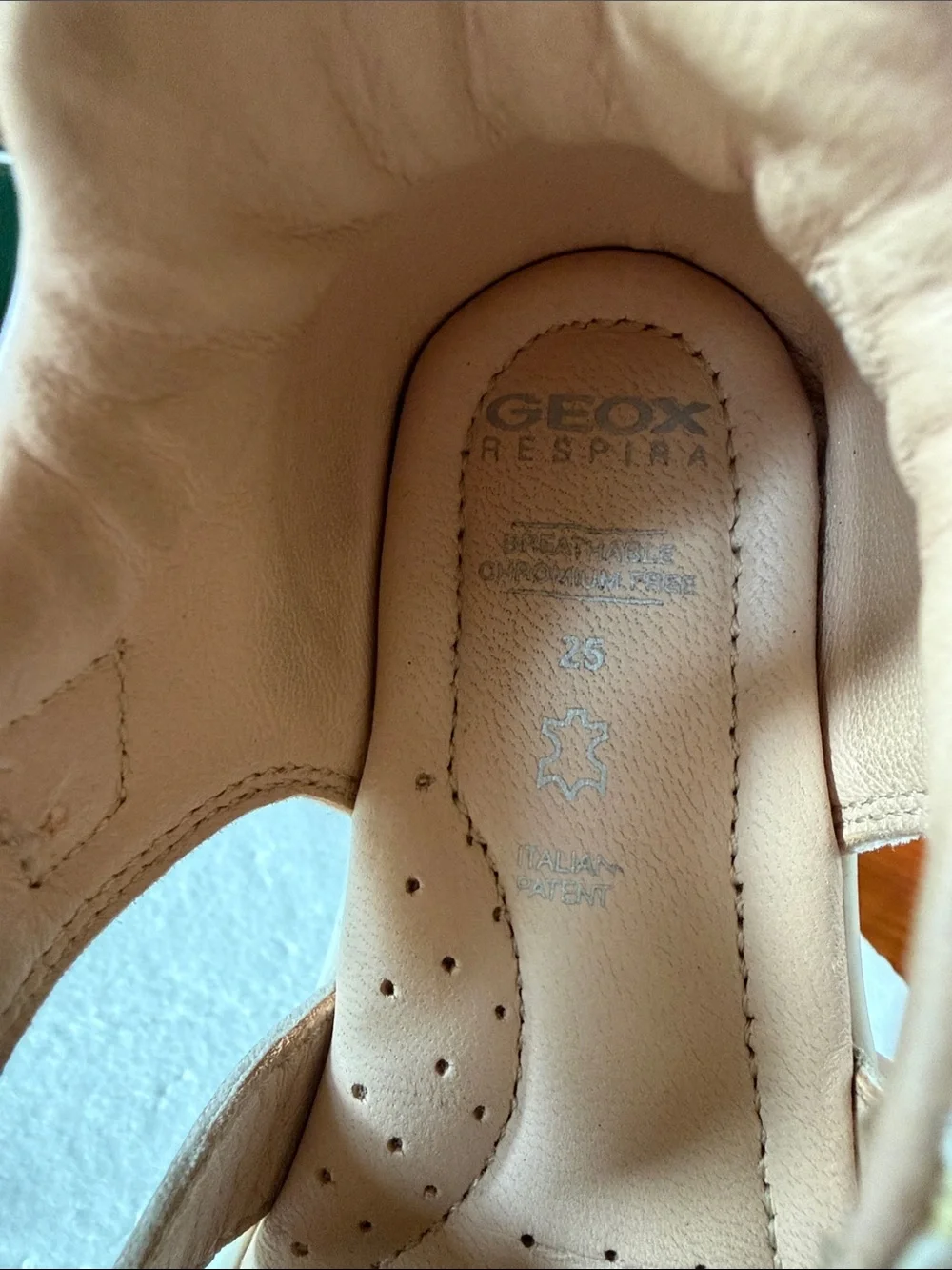 Geox Kids White Floral & Pink Accent Leather Sandals 25 /9